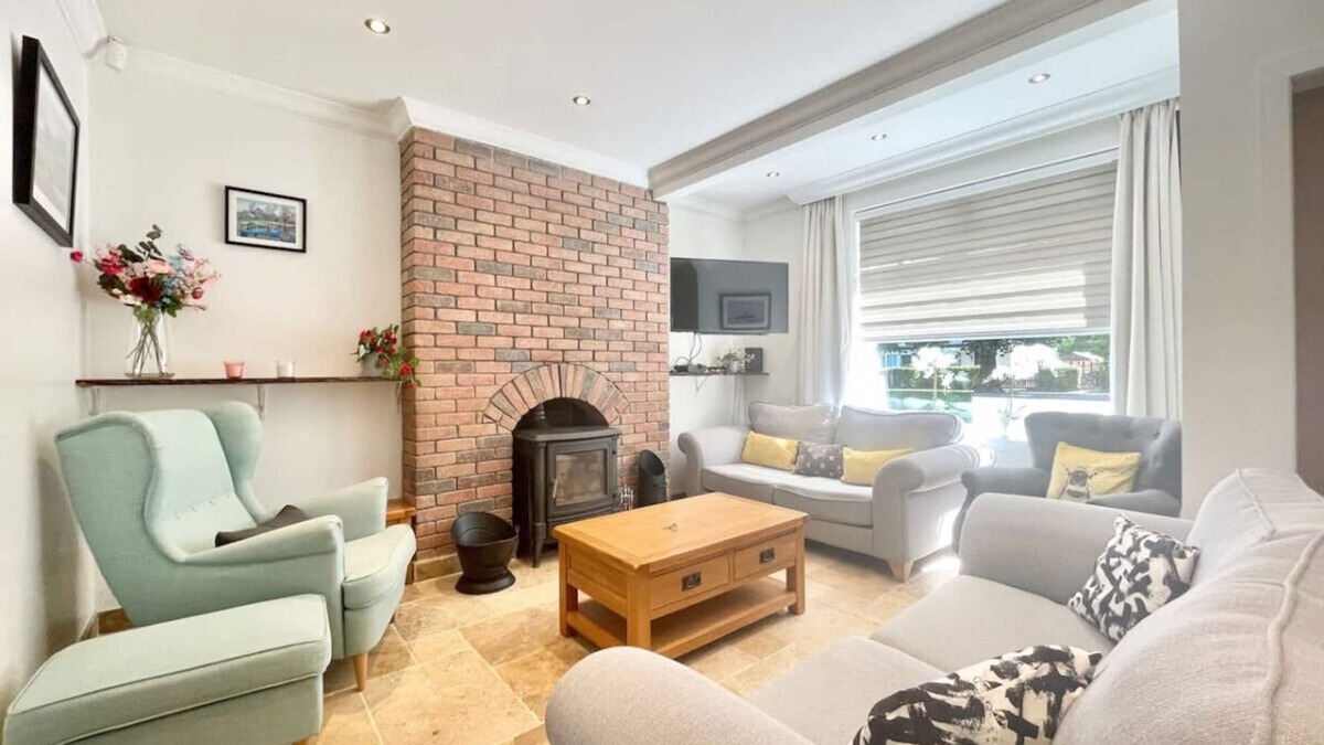 Glasgow House | Clyde Villa Apartment