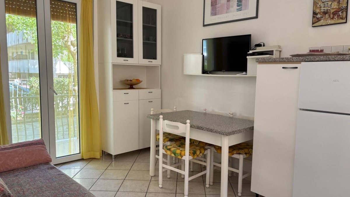 Valverde Apartment | CN012 - Cesenatico, two-room apartment with air conditioning and parking space