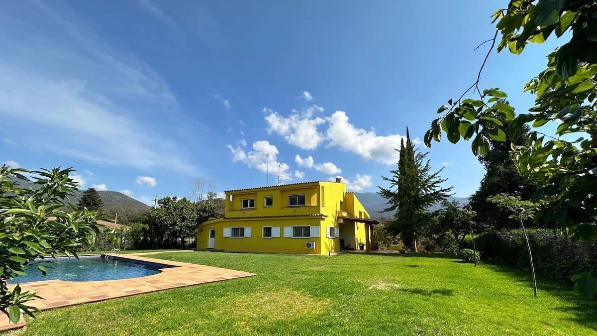 Sant Esteve de Palautordera House | Cozy holiday home in Sant Esteve de Palautordera with sauna