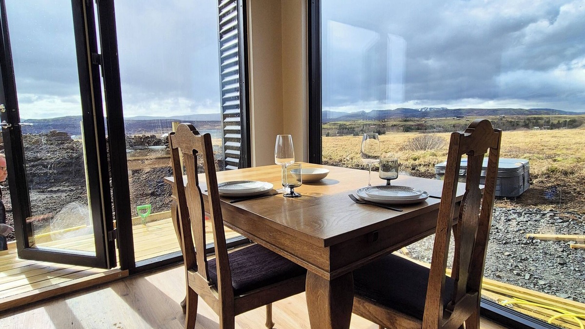 Selfoss Cabin | Cosy Northern Ligths Cabin with hot tub and magical views on the Golden Circle