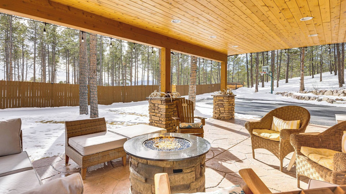 Colorado Springs Apartment | CO Springs Apartment in the Pines w/Treehouse!
