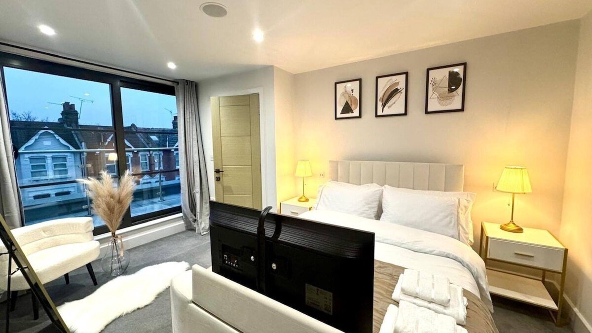Bruce Grove Apartment | Coach House 3 Bedroom Apartment