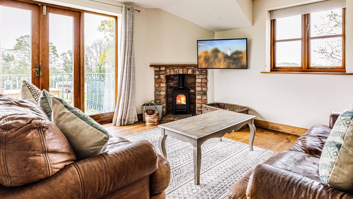 Cymau Cottage | Coach house apartment with balcony