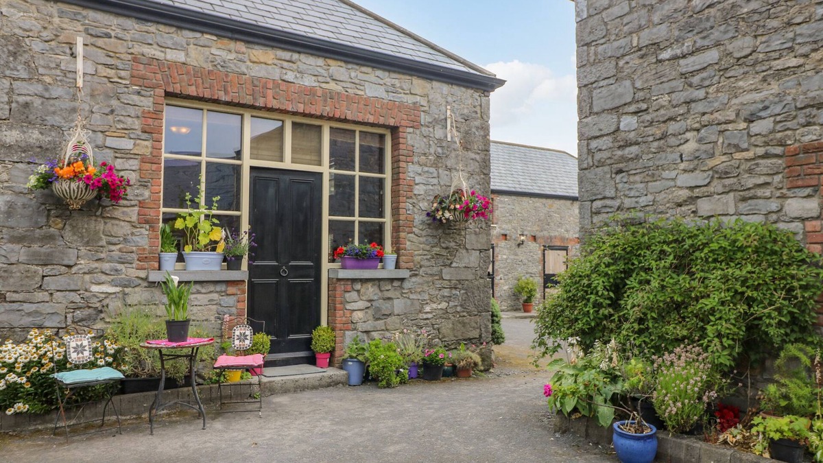 County Laois House | COACH HOUSE, family friendly in Borris-In-Ossory, County Laois
