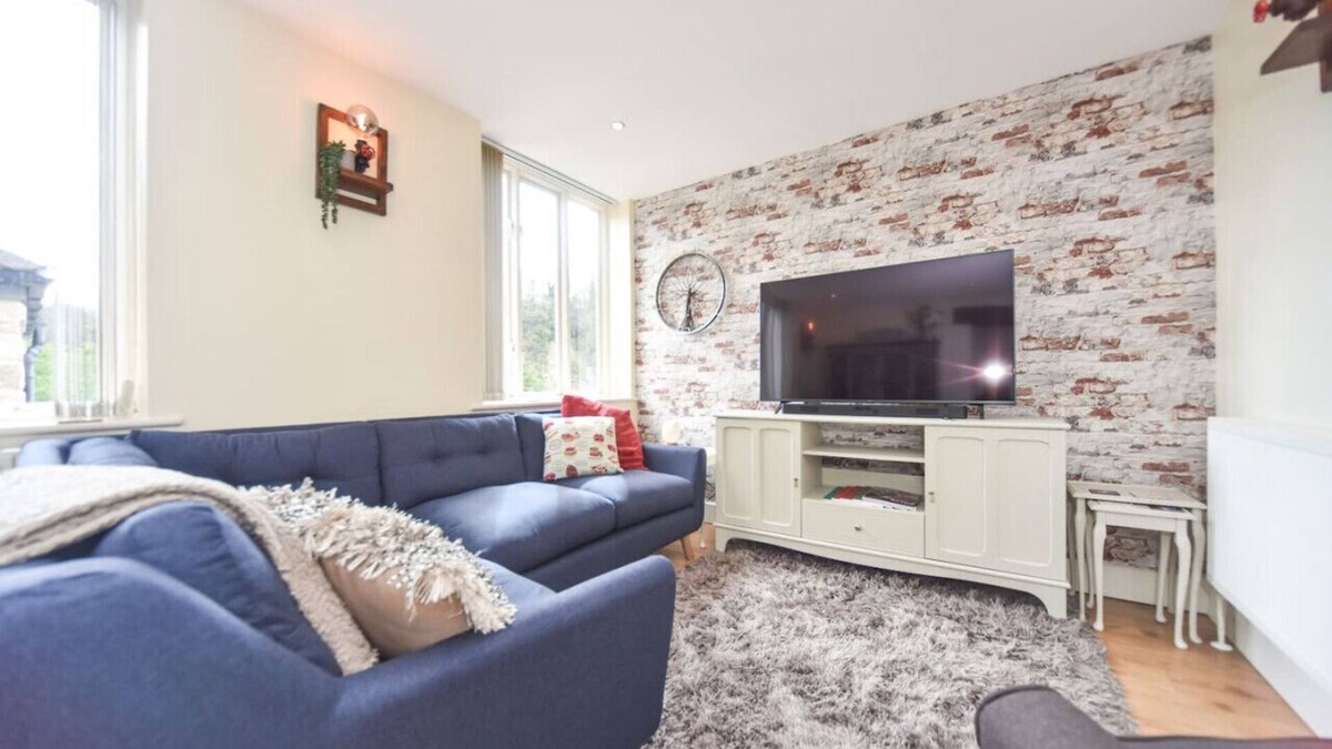 Matlock Bath Cottage | Coach House Mews, sleeps 6! Contemporary property in the popular Matlock Bath