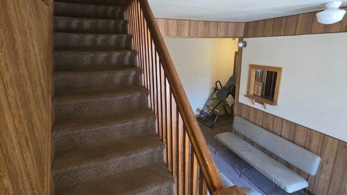 Yellowhead County Apartment | Coal Branch Hotel & Restaurant, Room 9