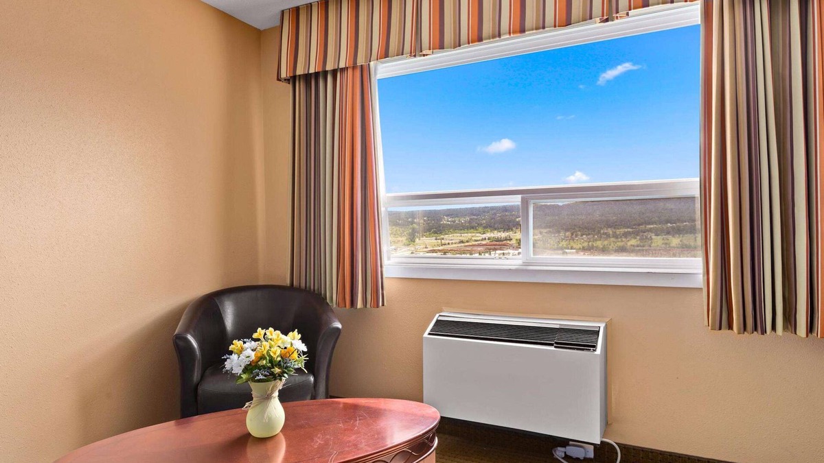 Williams Lake Hotel | Coast Fraser Inn
