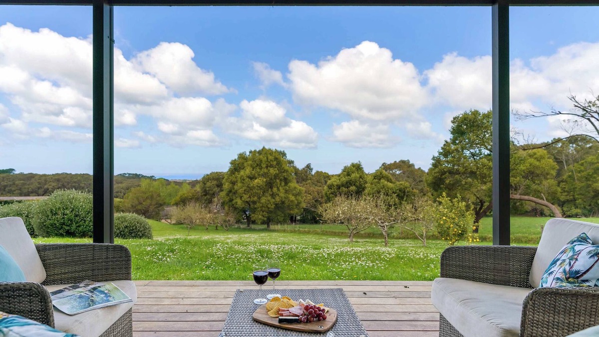 Red Hill South House | Coast n' Country - Bay Views, Pool, Games