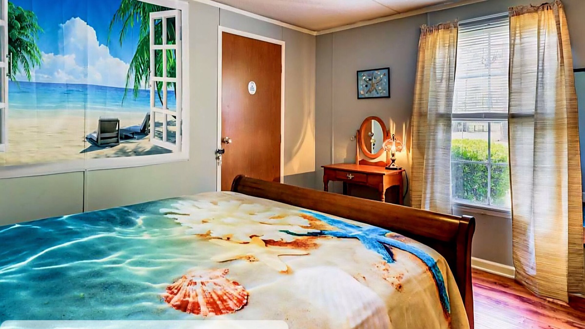 Carteret County House | "Coastah" EscapenJET TUB/FIREPIT/GRILLnLG Fenced YARD nWalk to HADNOT Creek