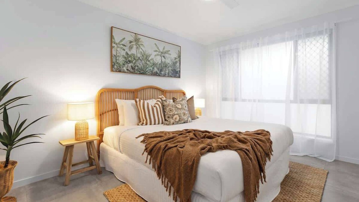 Buddina House | Coastal 3BR Beachside Haven, Pet-Friendly!