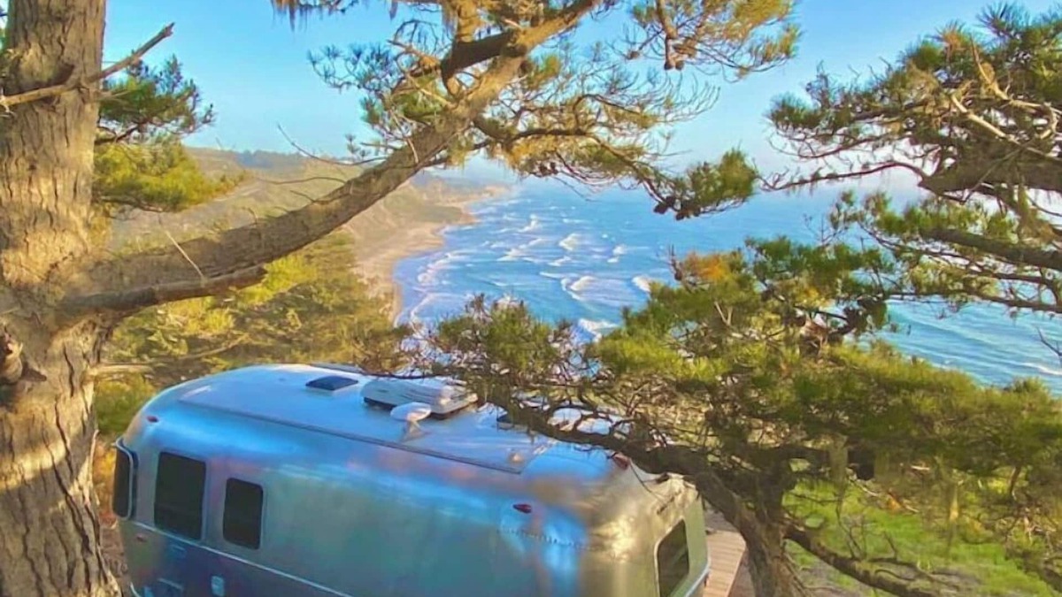 Half Moon Bay House | Coastal Airstream Dream Sunrise - new listing
