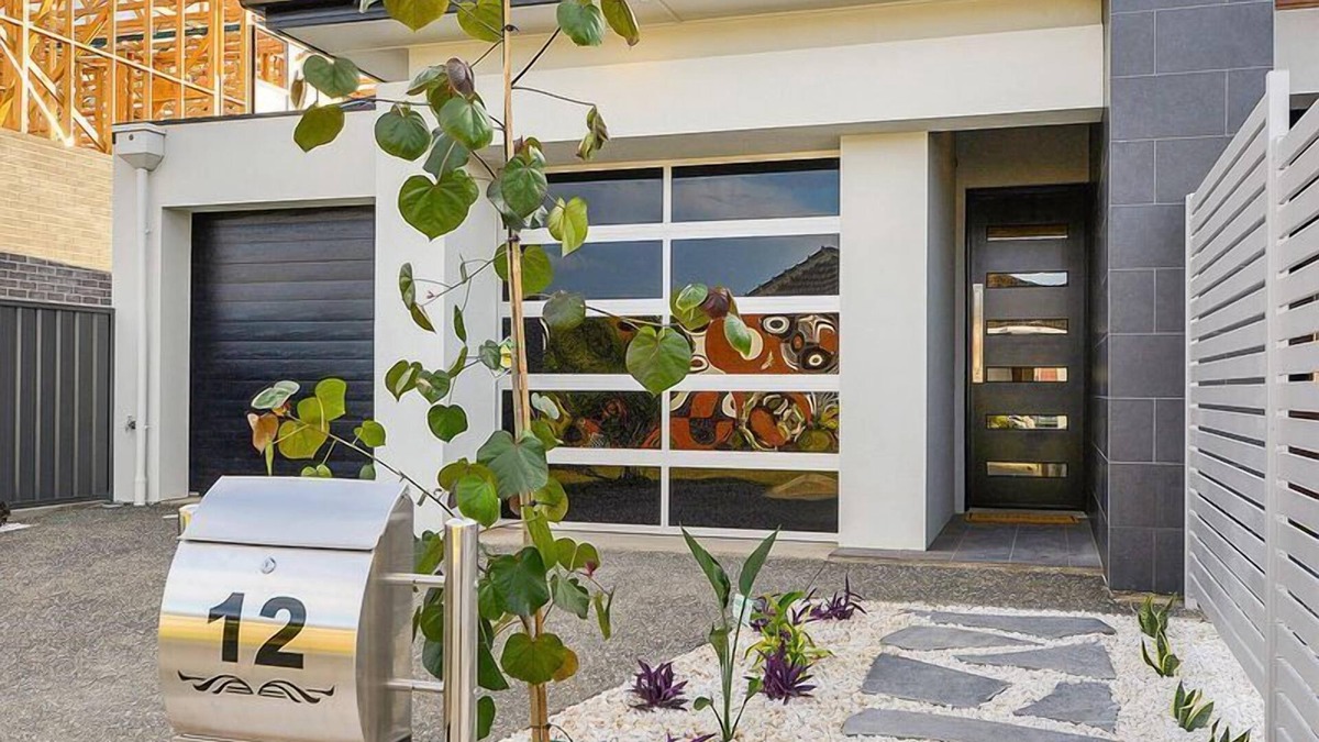 Fulham Gardens House | Coastal Beauty - bask in beautiful Henley Beach