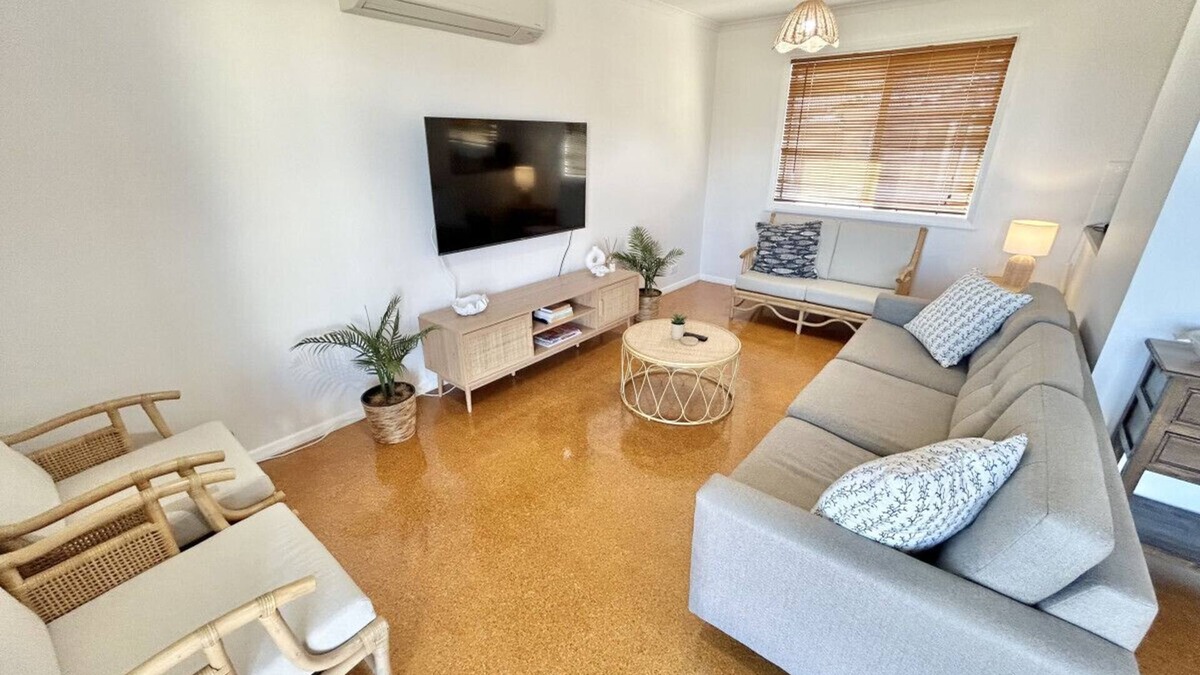 Port Hughes Apartment | Coastal Break - Peaceful 3 BR Home Near the Beach