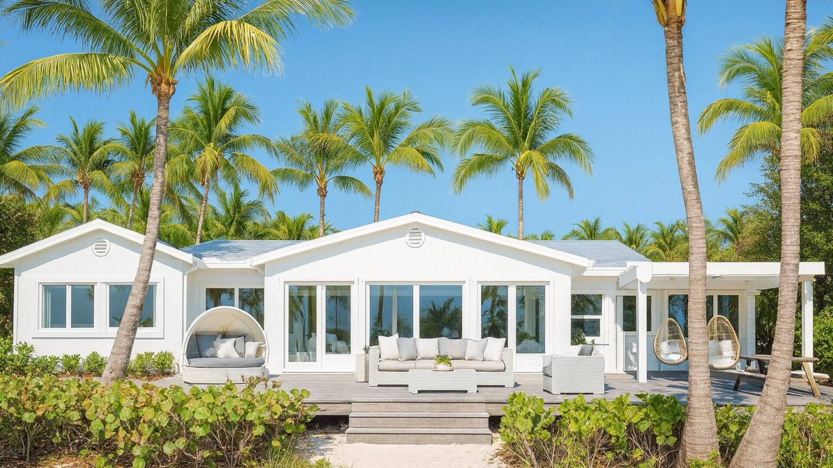 Holmes Beach House | Coastal Calm/Holmes Beach Pool Ocean Views