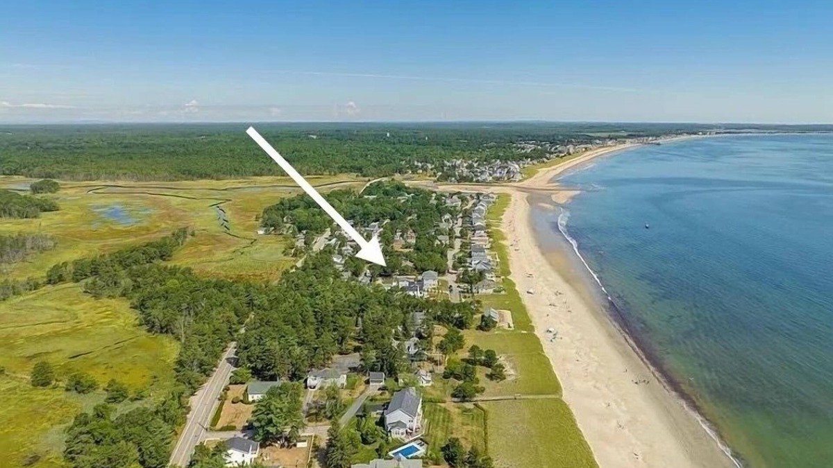 Southern Coast Cottage | Coastal Charm 2 Bedroom Beach Cottage ~Just Steps to the Beach in Kinney Shores~