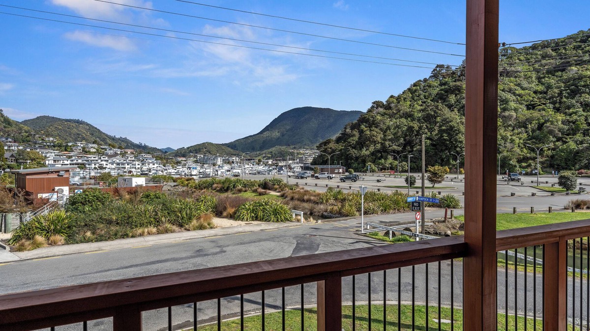 Picton House | Coastal Charm - Picton Holiday Home