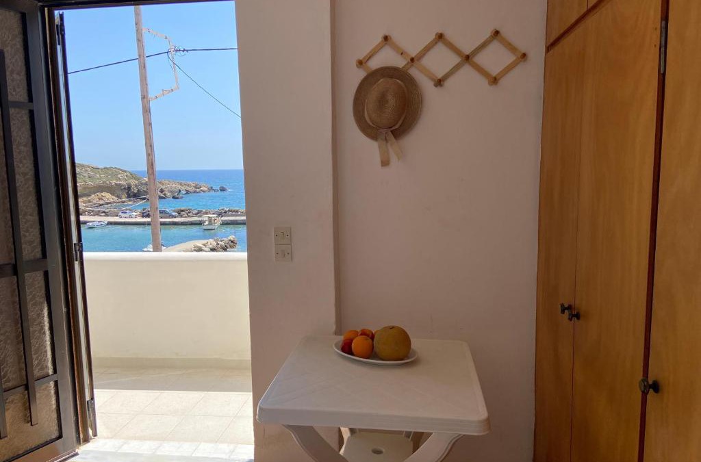 Papadhianika Apartment | Coastal Charm - Sea View Room