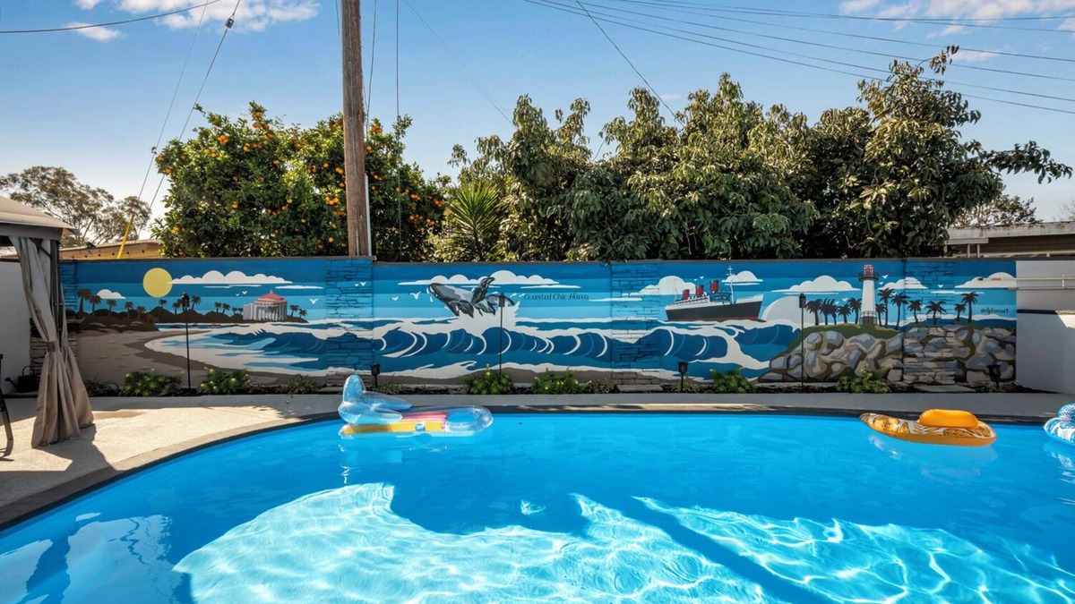 El Dorado South House | ☀️COASTAL CHIC HAVEN 🌊: pool & billiards table near airport, parks and beaches