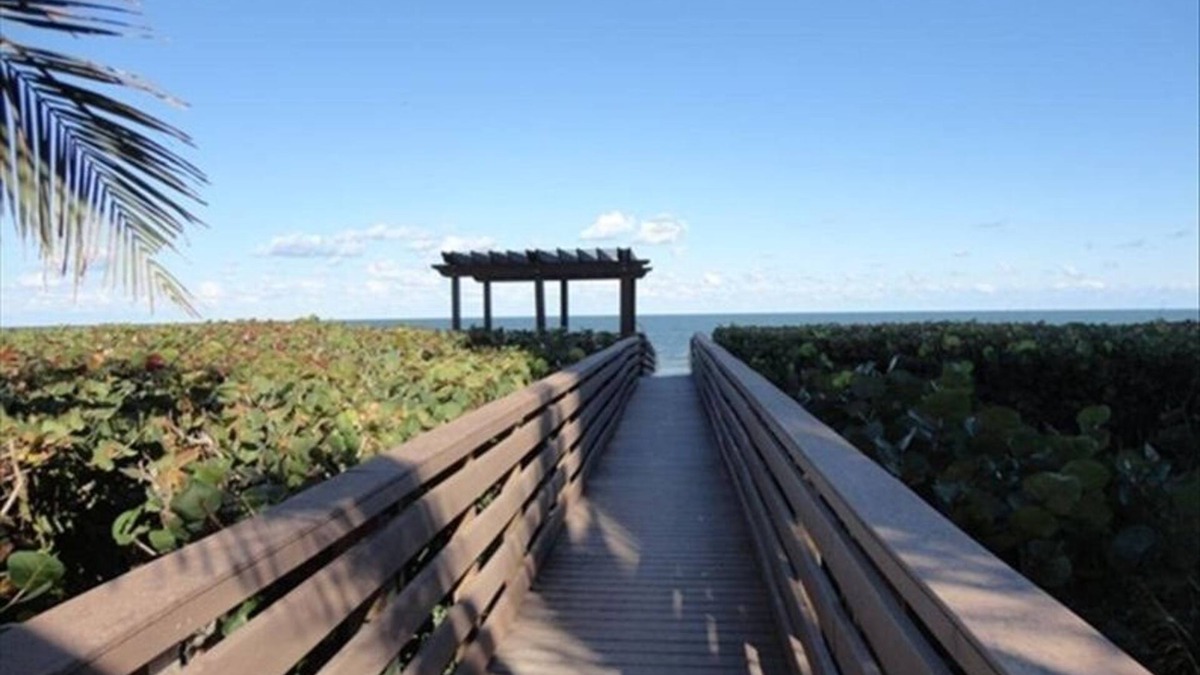 Fort Pierce Shores Condo | Coastal Chic Retreat at Ocean Harbour South on North Hutchinson Island, Florida