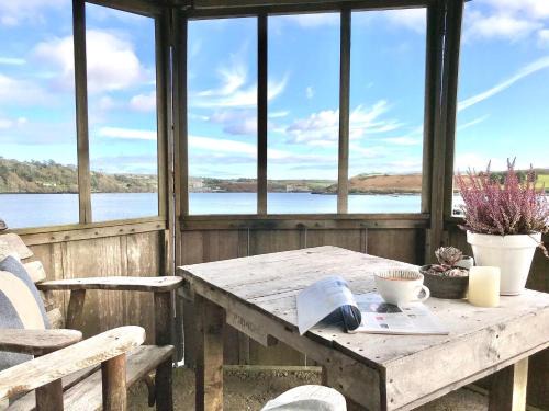 Kinsale House | Coastal Chic waterfront studio