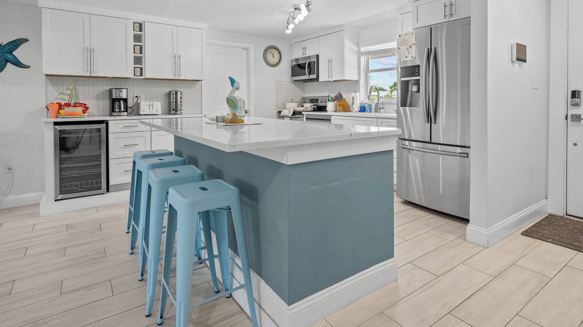 Gulf Gate Estates House | Coastal Comfort Near Siesta Key, Sleeps 8
