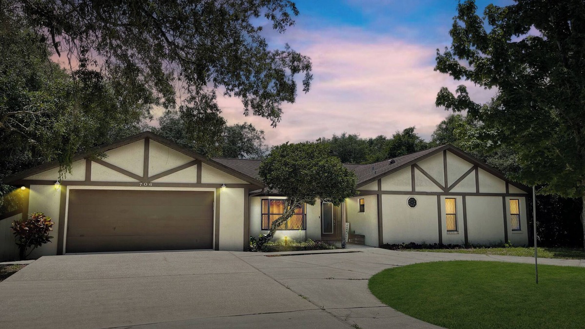 Seminole Woods House | Coastal Cottage Near the Ocean