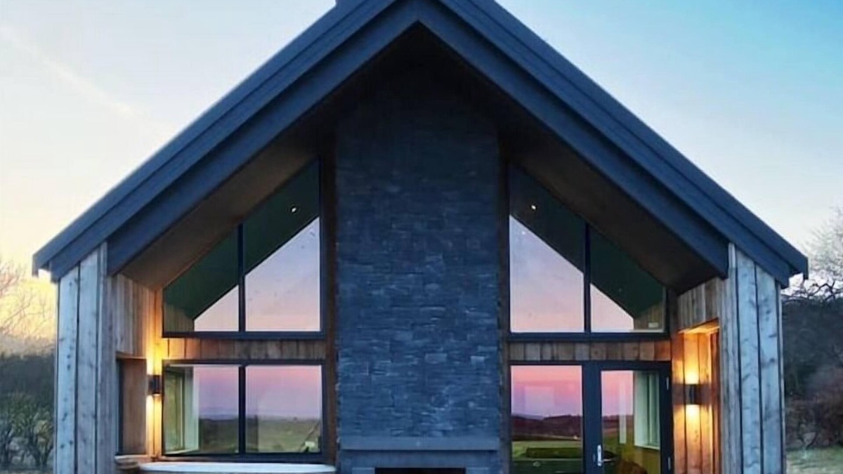 Leven House | Coastal Eco-Lodge with hottub Charleton Estate