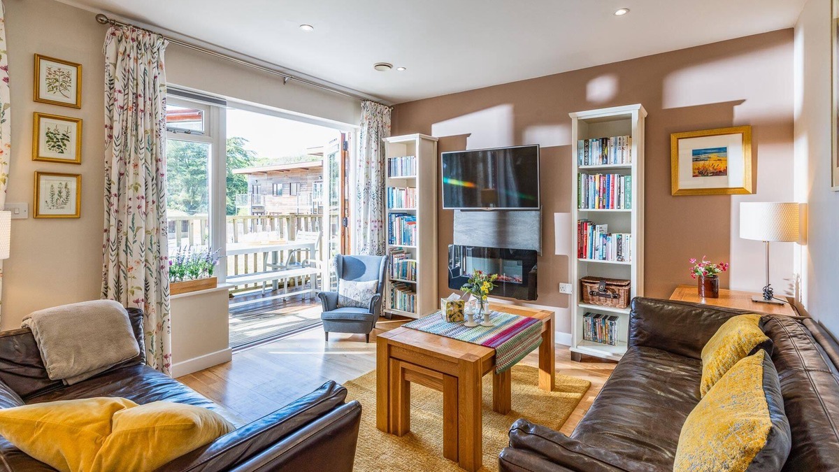 Porthtowan House | Coastal eco-home for up to 6, short walk from Porthtowan village and beach