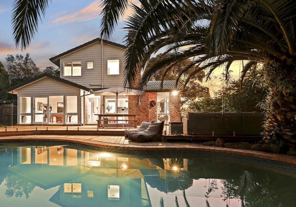 Frankston South House | Coastal Family Haven with Pool - Mornington Peninsula