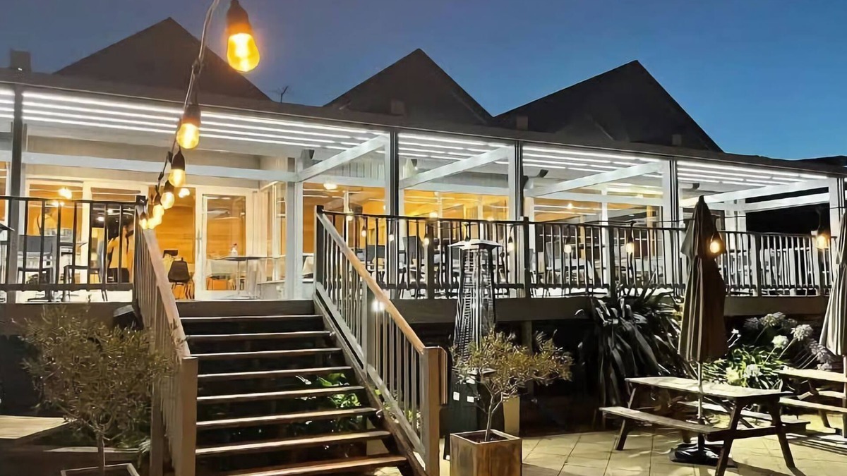 Safety Beach Apartment | Coastal Family Oasis Beachside stay