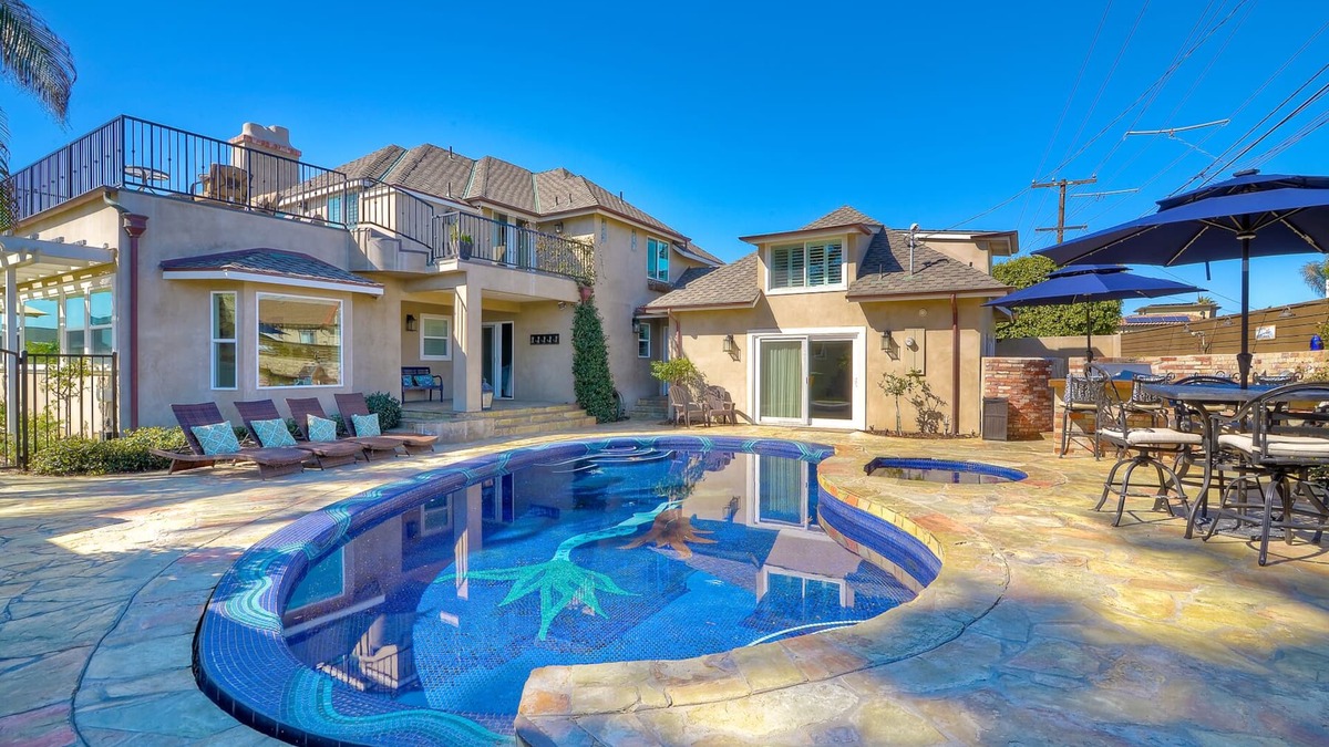 South Oceanside House | Coastal Get-Away Where Summer Never Ends!