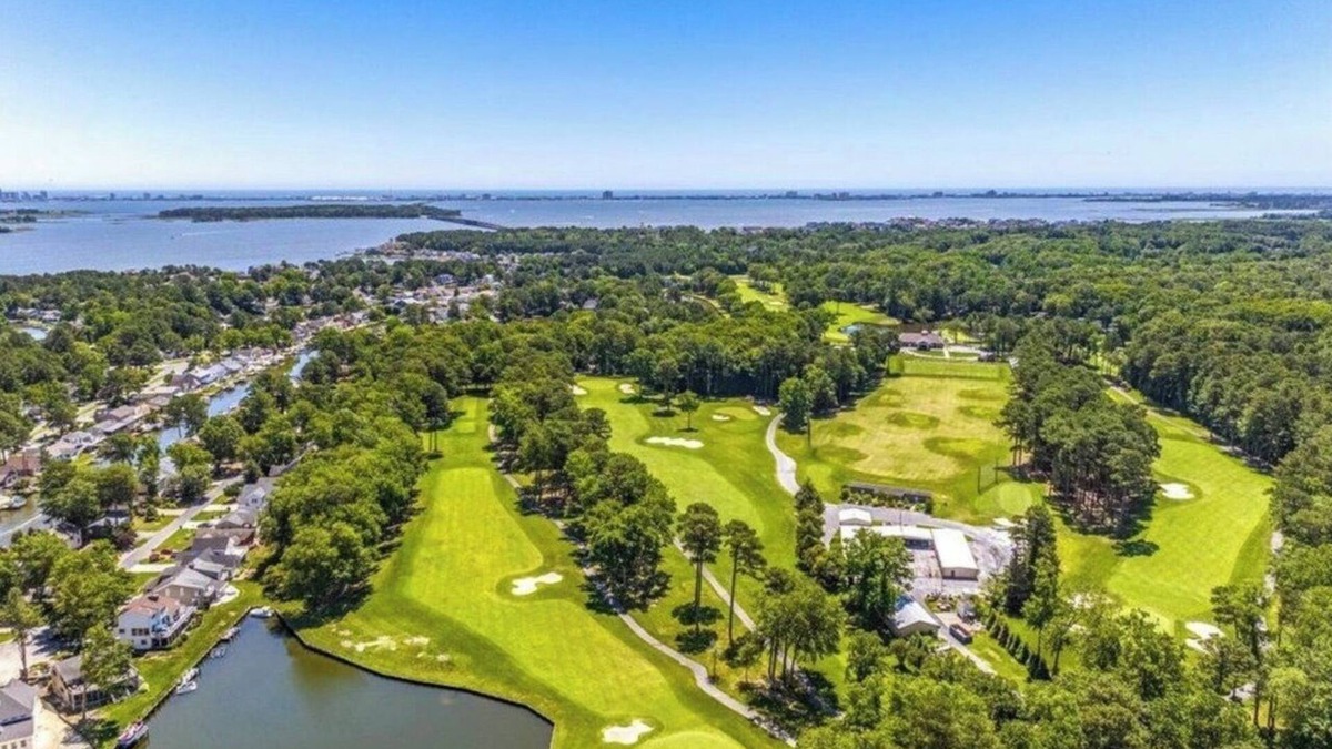 Ocean Pines House | Coastal Golf Villa 5 Pools 15 mins to OCMD