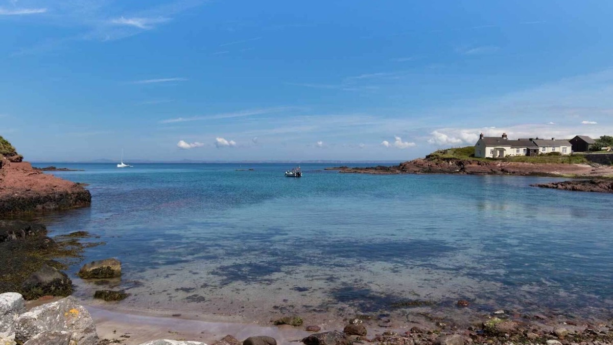 St Ishmaels House | Coastal Haven - Ideal for Skomer Island