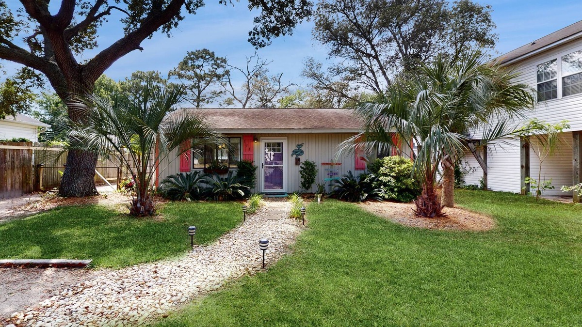 Tranquil Harbour House | Coastal home with short walk to the beach and fire pit