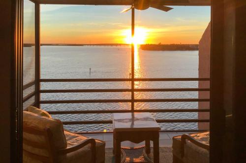 Marco Island Apartment | Coastal Marco Island Condo with Club Amenities!