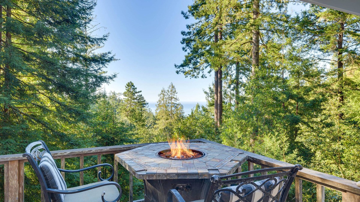 Gualala House | Coastal NorCal Sanctuary w/Ocean & Redwoods Views