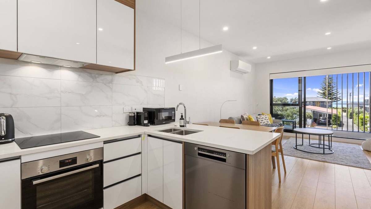 Orewa House | Coastal Paradise - Orewa Holiday Home