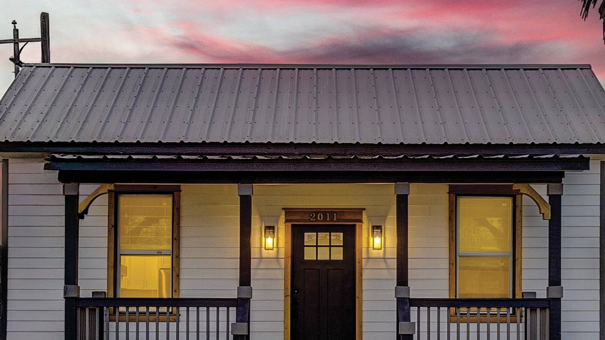 Galveston House | Coastal Retreat w/Heated Pool & Spa Pleasure Pier