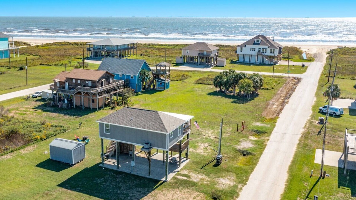 Crystal Beach House | Coastal retreat w/ocean views