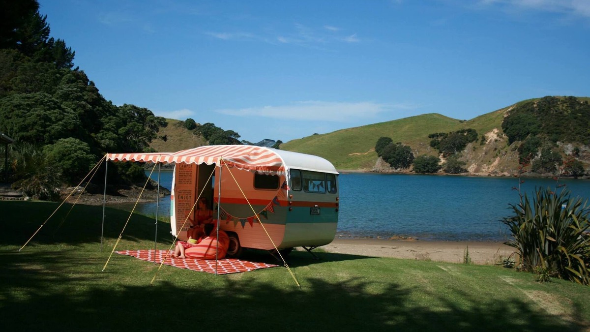 Beachlands House | Coastal Retro Caravan nights