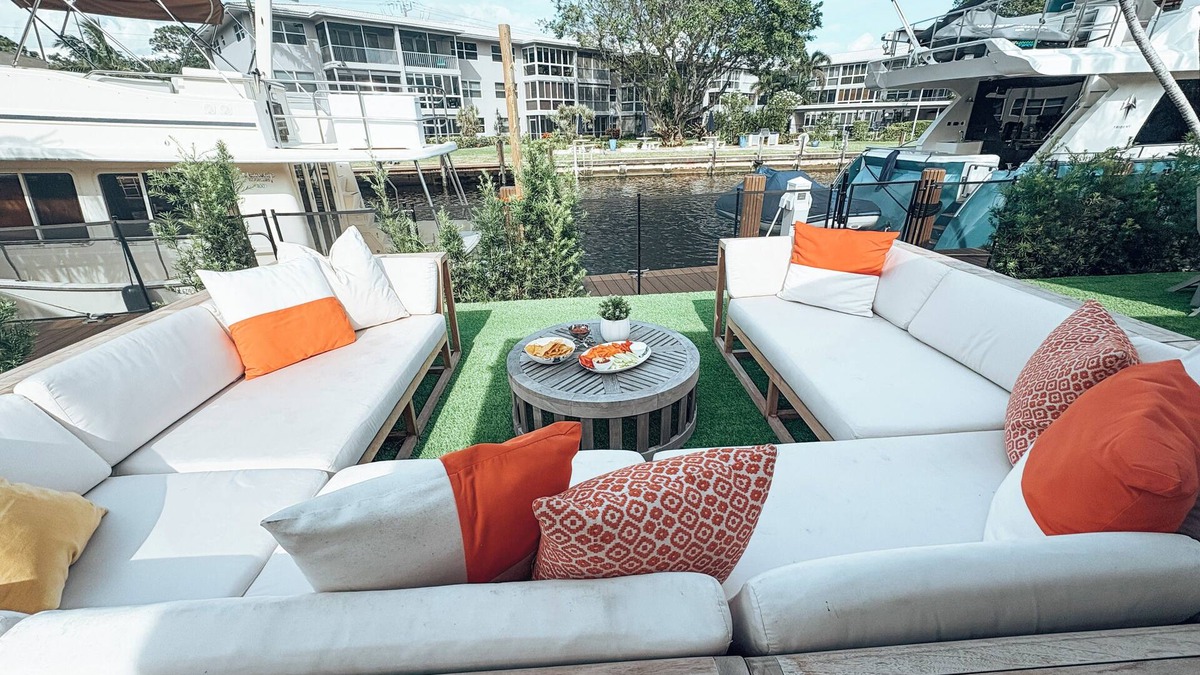 South New River Isles House | Coastal Soul is a popular 2 bedroom/2 bathroom house on the Intracoastal
