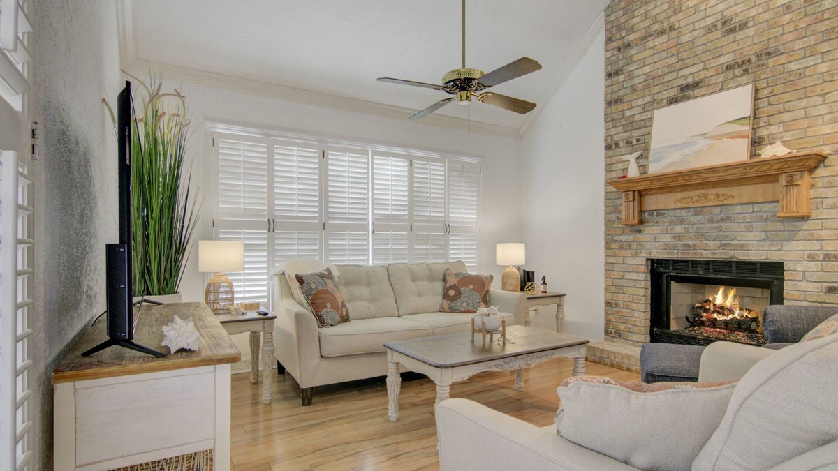 Port Arthur House | Coastal Style Townhome next to Golf Course - Sleeps up to 8