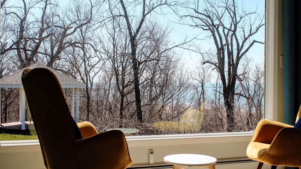 Leamington Apartment | Coastal Suite #1 - Seacliff Beach Suites