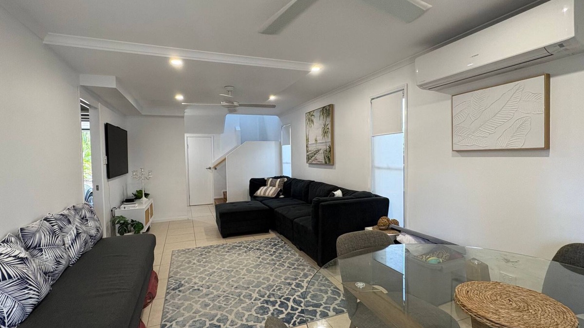 Caloundra Apartment | 'Coasterly' Osterley AVE Unit 1