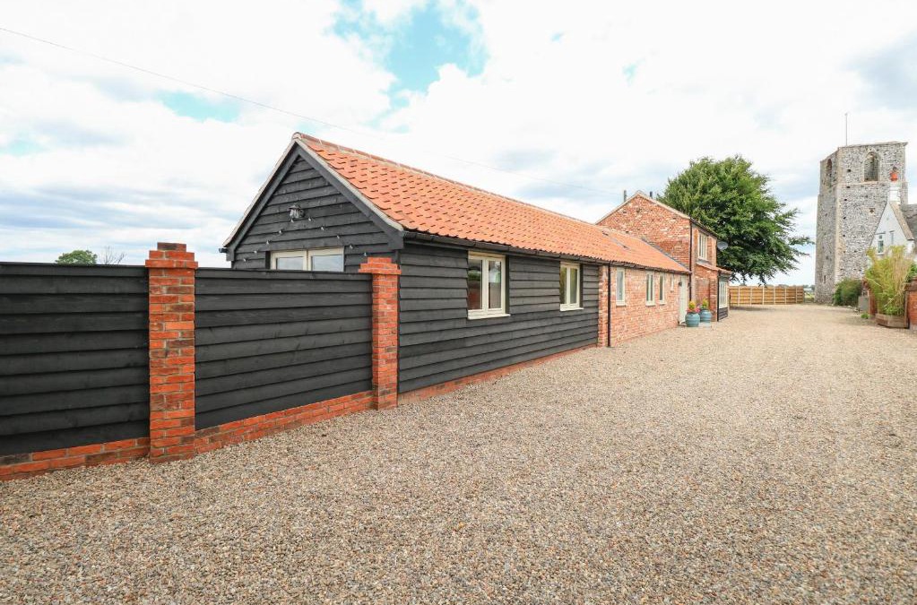 Repps with Bastwick House | Cobblers Barn
