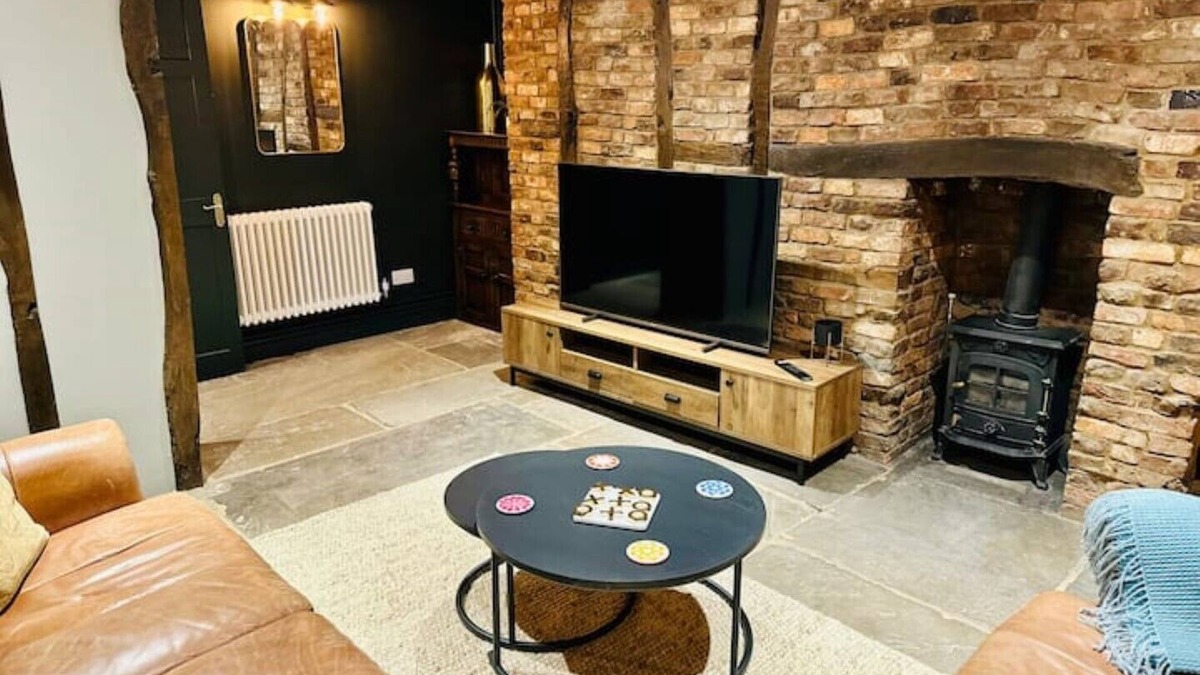 Brigg Cottage | Cobblers Cottage, Bridge Street, Brigg : Luxury renovation 2024 : Town Centre