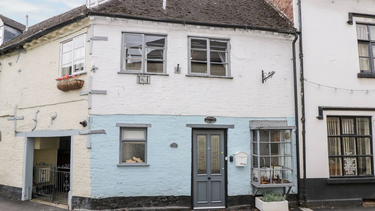 Upton upon Severn House | COBBLERS COTTAGE, romantic in Upton Upon Severn
