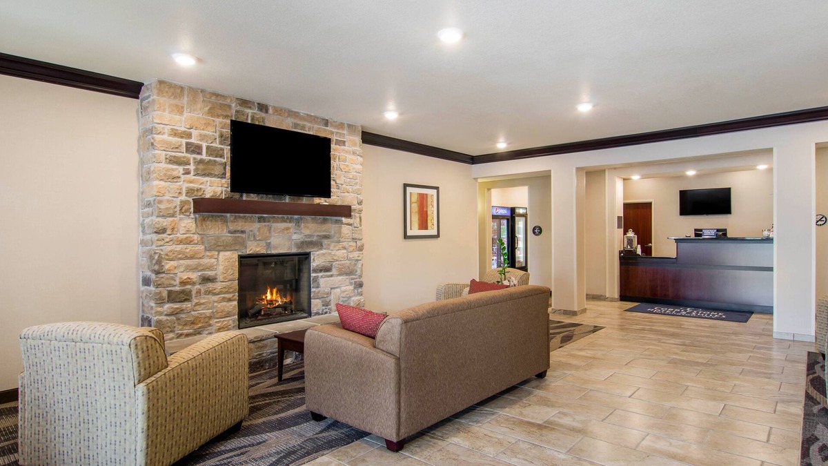 Torrington Hotel | Cobblestone Hotel and Suites Torrington