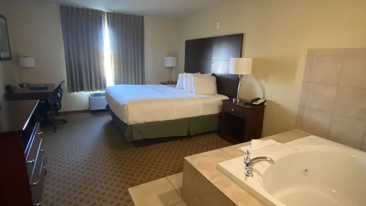 Broken Bow Hotel | Cobblestone Hotel & Suites – Broken Bow
