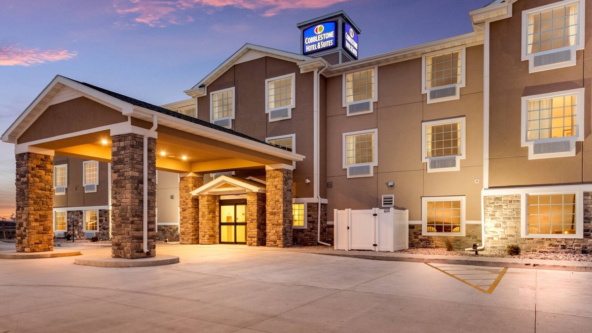 Cozad Hotel | Cobblestone Hotel & Suites - Cozad